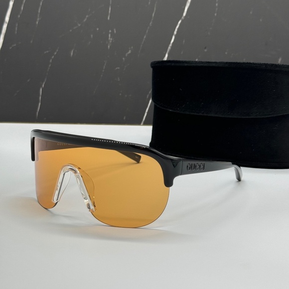 NEW GG1645S 005 GUCCI BLACK ORANGE SHIELD UNISEX GUCCI SUNGLASSES - Picture 1 of 11